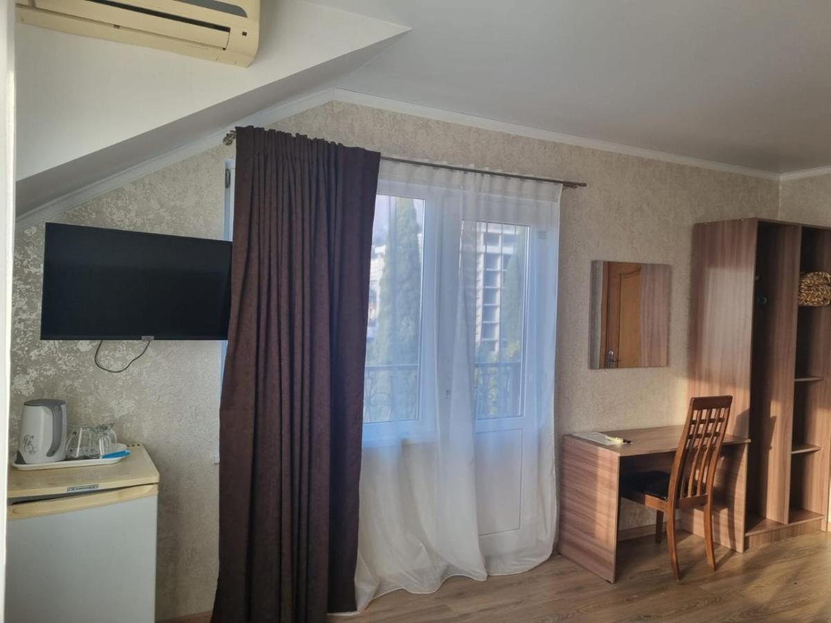 Ахра Hotel Gagra Buitenkant foto