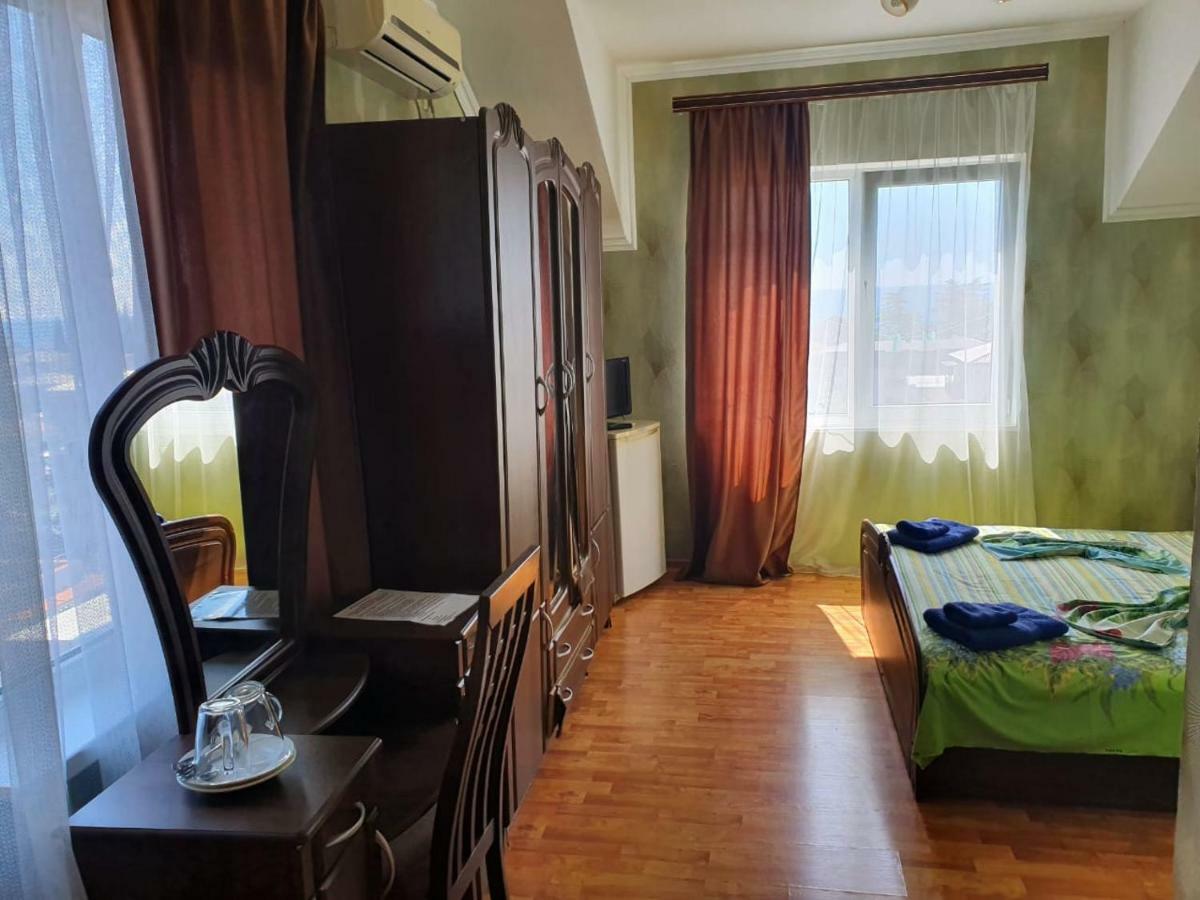 Ахра Hotel Gagra Buitenkant foto