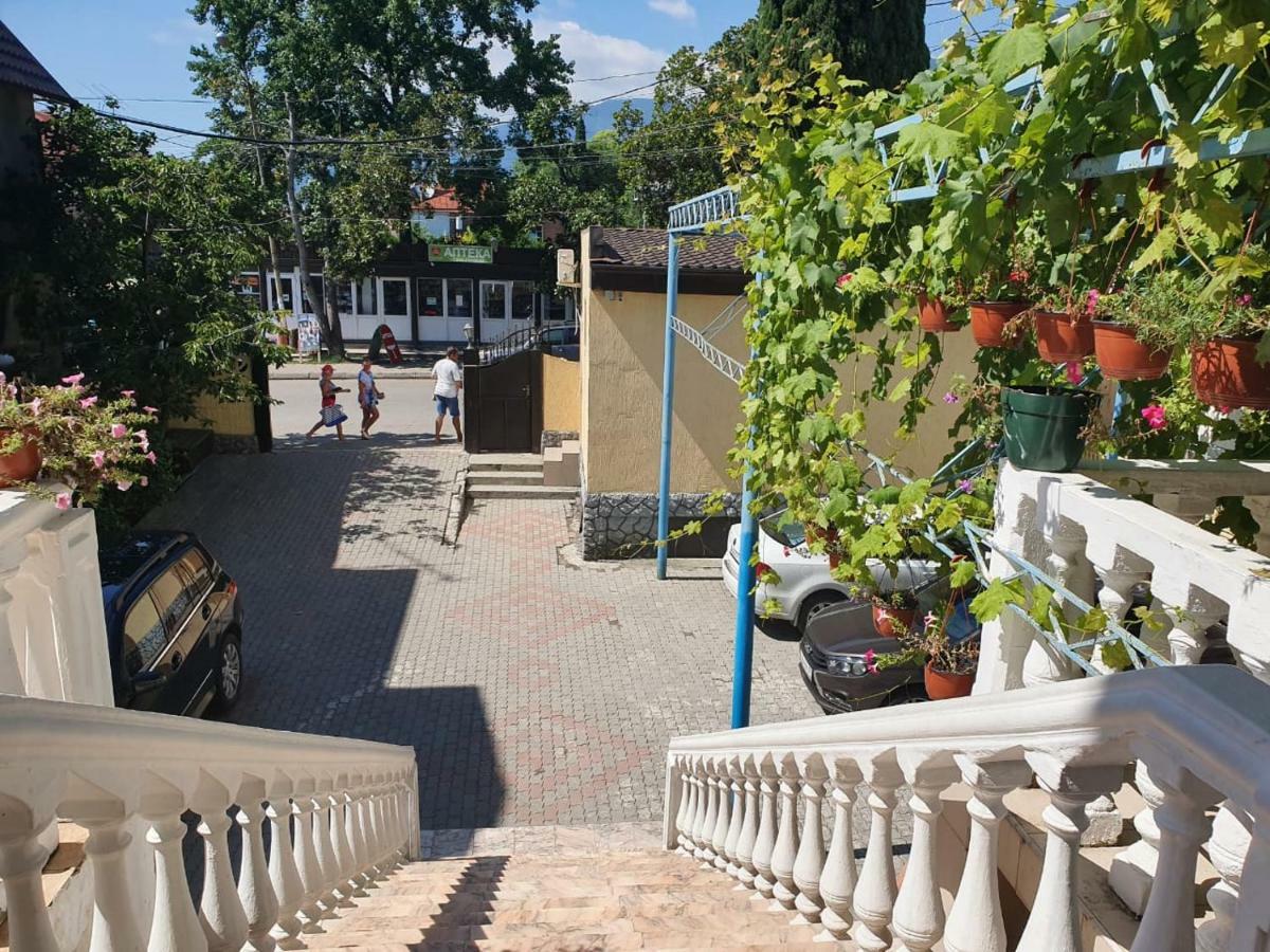 Ахра Hotel Gagra Buitenkant foto