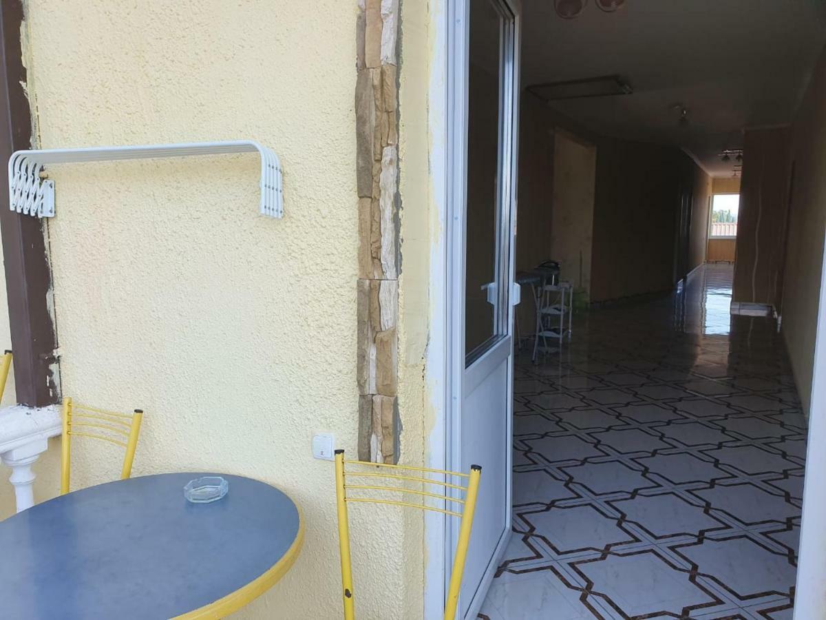 Ахра Hotel Gagra Buitenkant foto